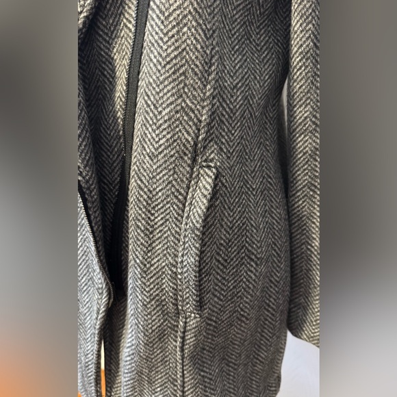 Banana Republic Large Gray Herringbone Coat Jacket - Picture 9 of 16